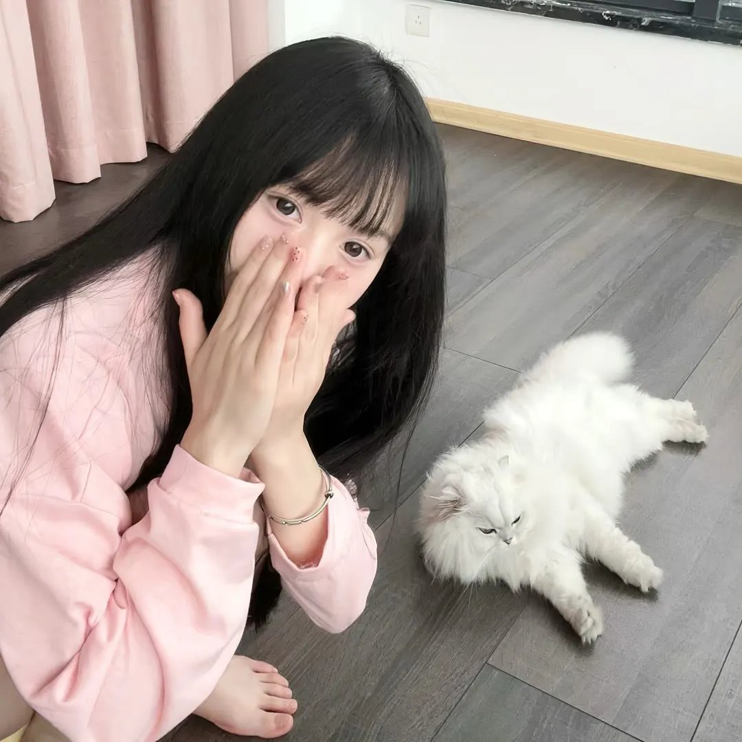 窃窃私语